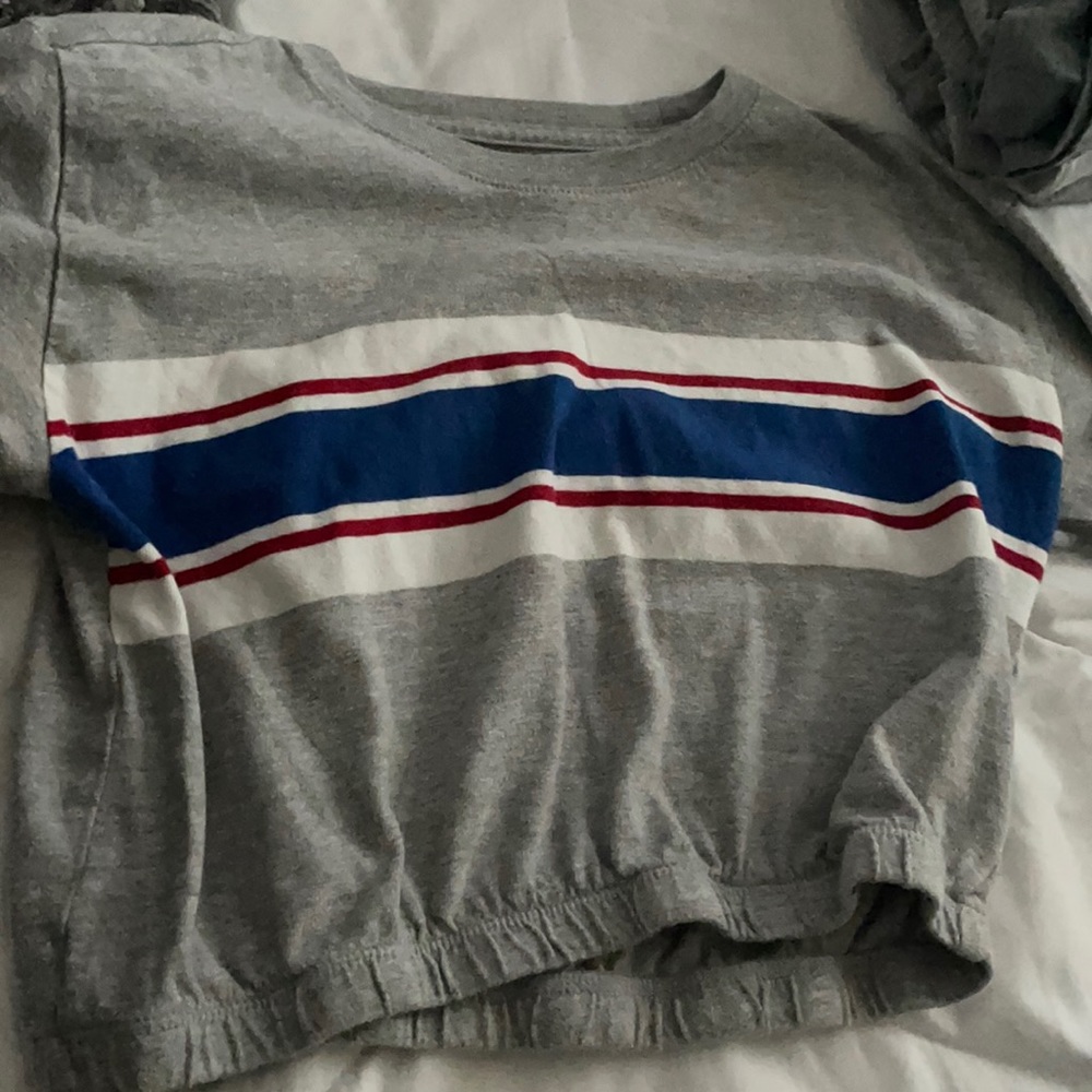 holister grey crop too